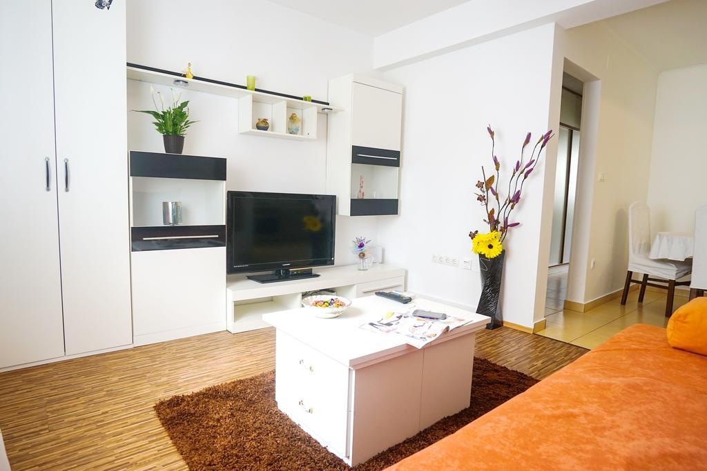 Floral Apartment Zara Esterno foto