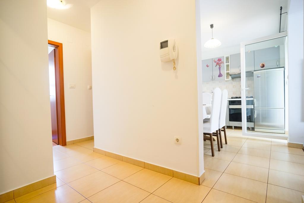 Floral Apartment Zara Esterno foto